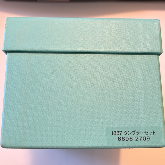 Authentic new in box set of 2 Tiffany Crystal Glasses - Picture 5 of 9